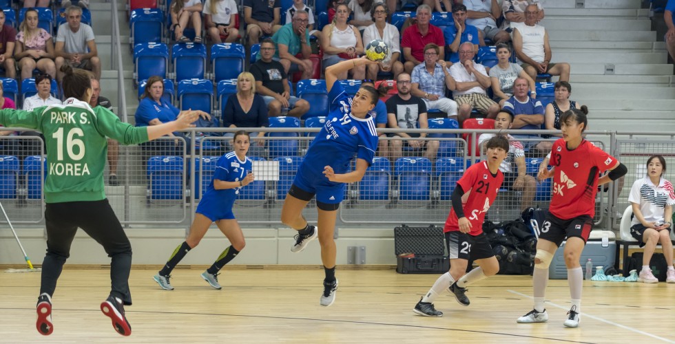 Szoros meccs Ázsia legjobbjai ellen