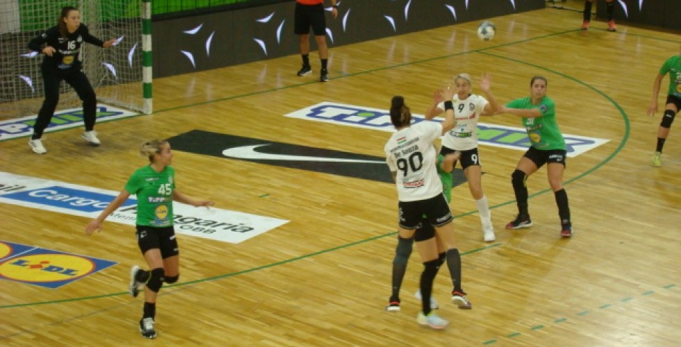 EGY FÉLIDŐ BRAVÚR KÖZELBEN 