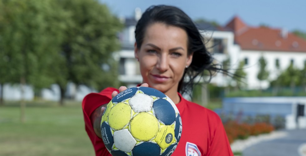 HOLESOVÁ: ERŐSEBBEK LESZÜNK!