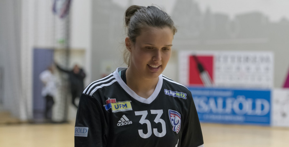 ELSŐRANGÚ HELYETTES 