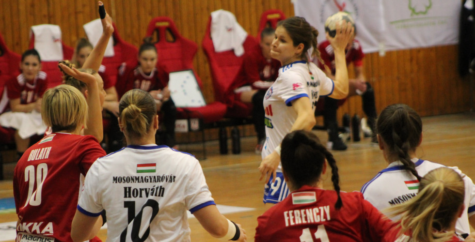 ELŐREHOZOTT LIGA-KUPA DÖNTŐ