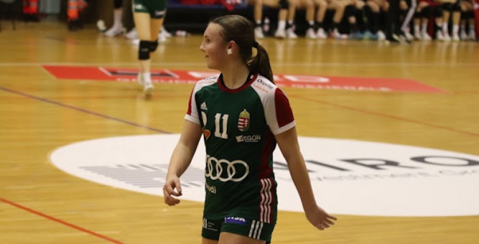 U17-ES VÁLOGATOTT SZÉLSŐ 