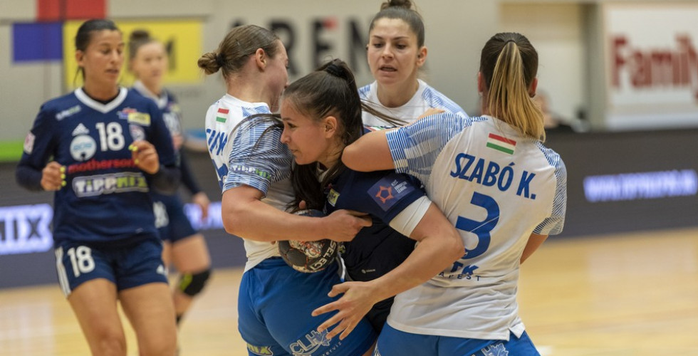 SZEMEREY ZSÓFI BRAVÚROKKAL  