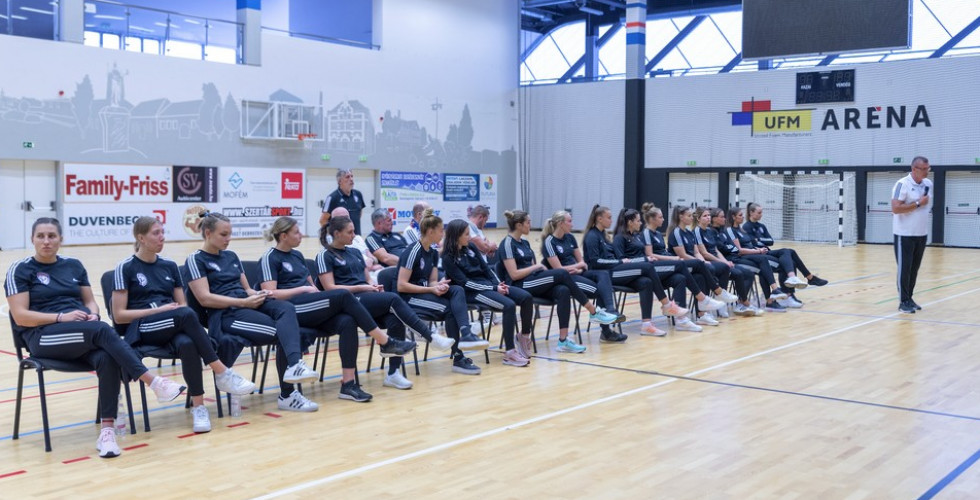 MÉRKŐZÉSEK - CSARNOKAVATÓ - SZURKOLÓI ANKÉT 