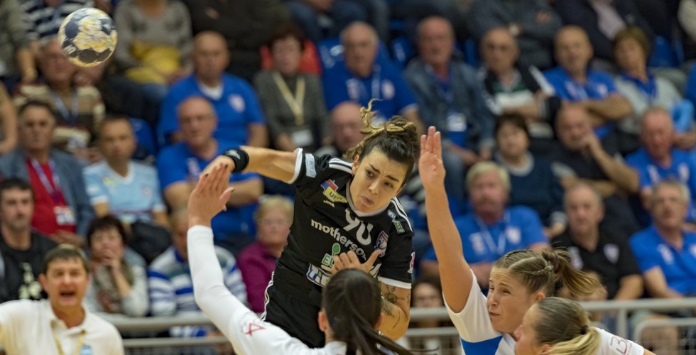 HERCZEG LILI BRAVÚRJAIVAL