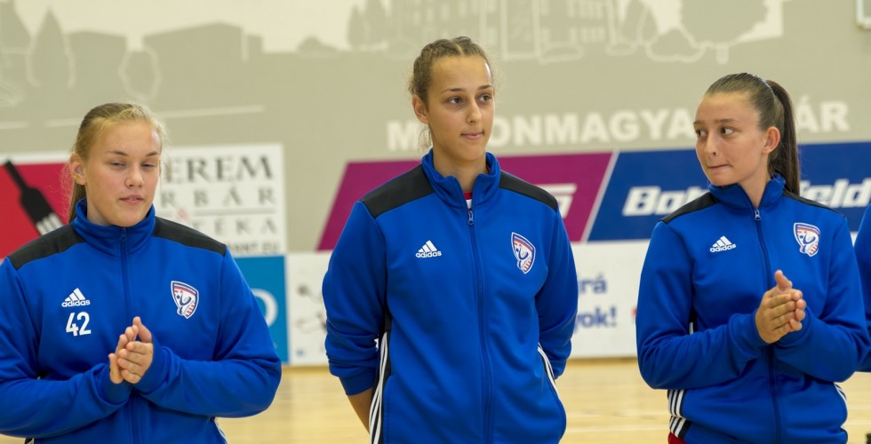 HOSSZÚ HÉTVÉGÉVEL INDÍTANAK A FIATALOK
