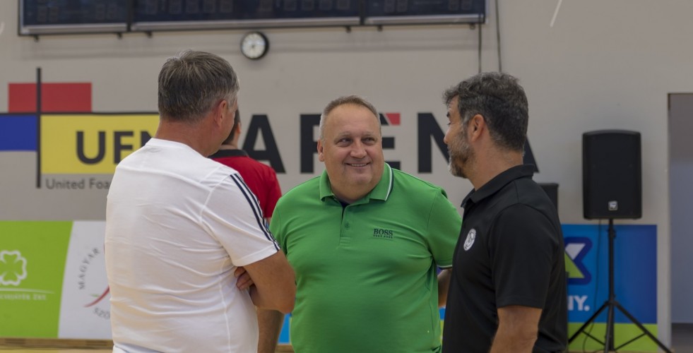 AMIT KÖNNYEBB MEGSZOKNI