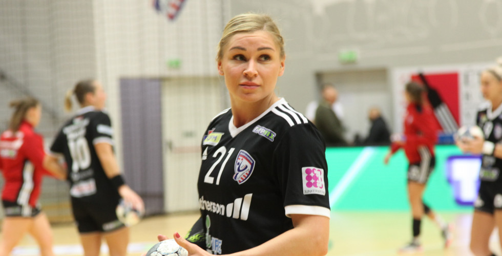 SIMONA SZARKOVÁ TÁVOZIK A NYÁRON
